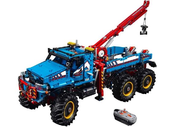 Конструктор LEGO Technic 42070 Эвакуатор-внедорожник 6х6