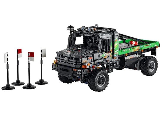 Конструктор LEGO Technic Полноприводный грузовик-внедорожник Mercedes-Benz Zetros, 42129